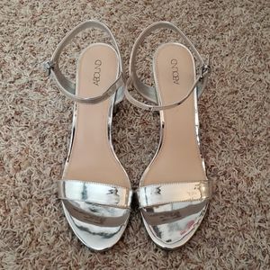 NWOT Shiny Silver Dress Shoes 3.5" heel 13M